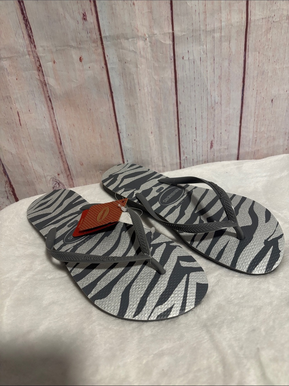 NWT Havaianas Slim Animals Glitter Flip Flops